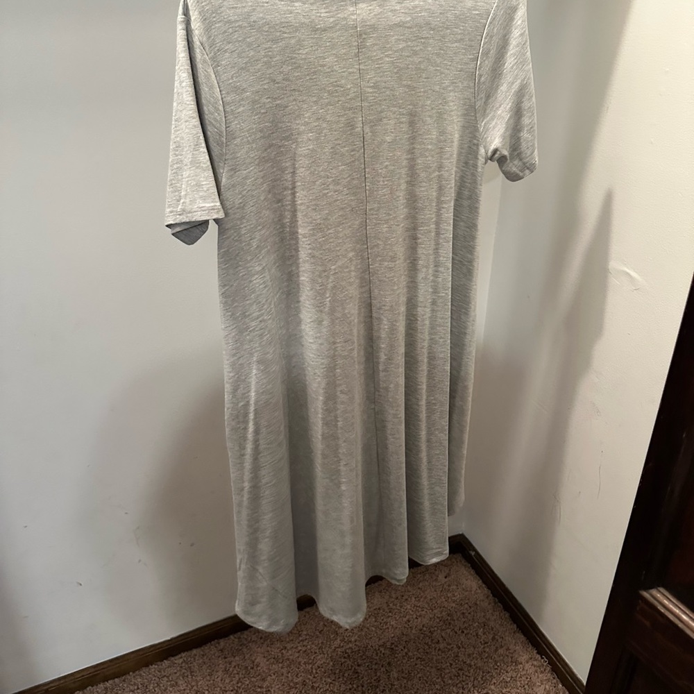 Zenana Outfitters Heather Gray V-Neck Top